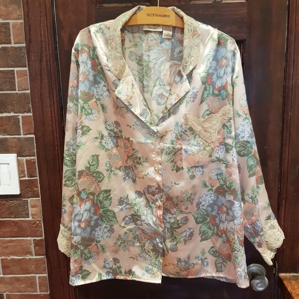 Vintage Floral & Lace Button-up Sleepshirt